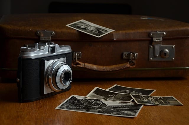 Staré fotografie a dokumenty při vyklízení